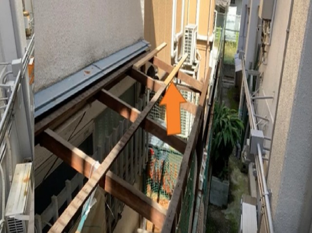 ベランダ屋根下地の確認作業