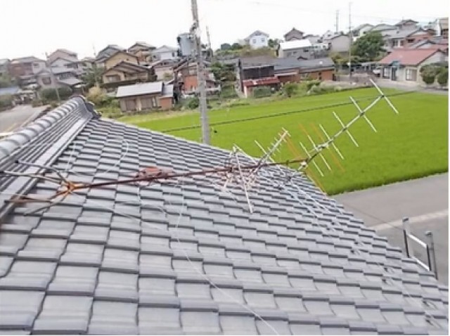 屋根上のアンテナ