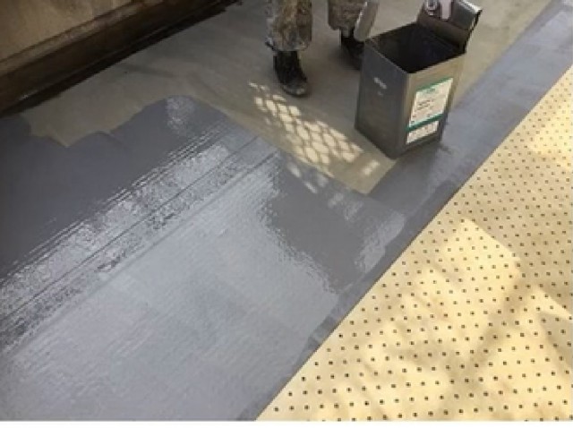 通気シートの敷設作業