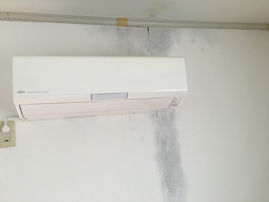 室内の雨染み
