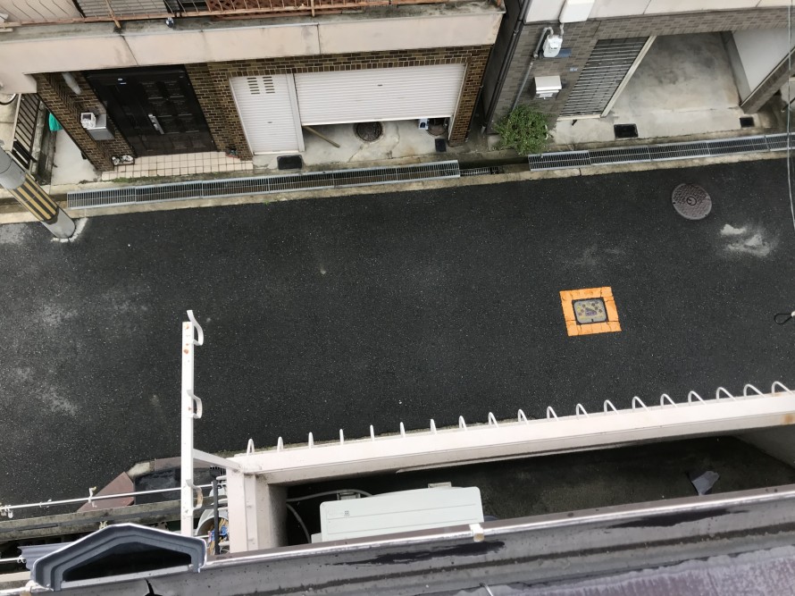 3階建てのお住まいの屋根からの様子