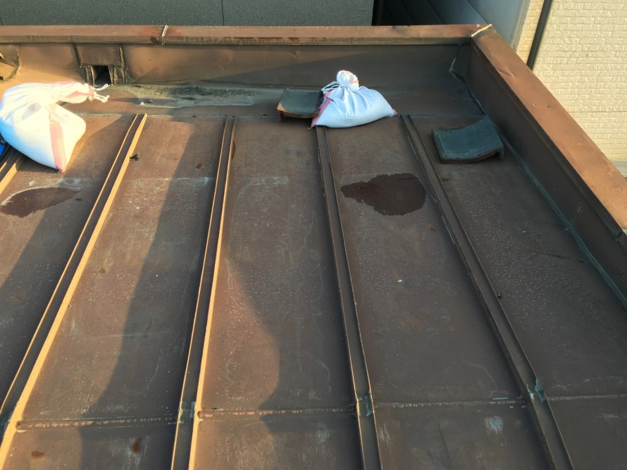 雨漏りを引き起こしていたトタン屋根