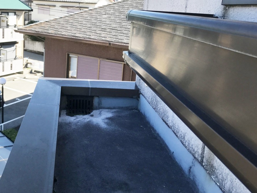 雨漏り箇所上の陸屋根
