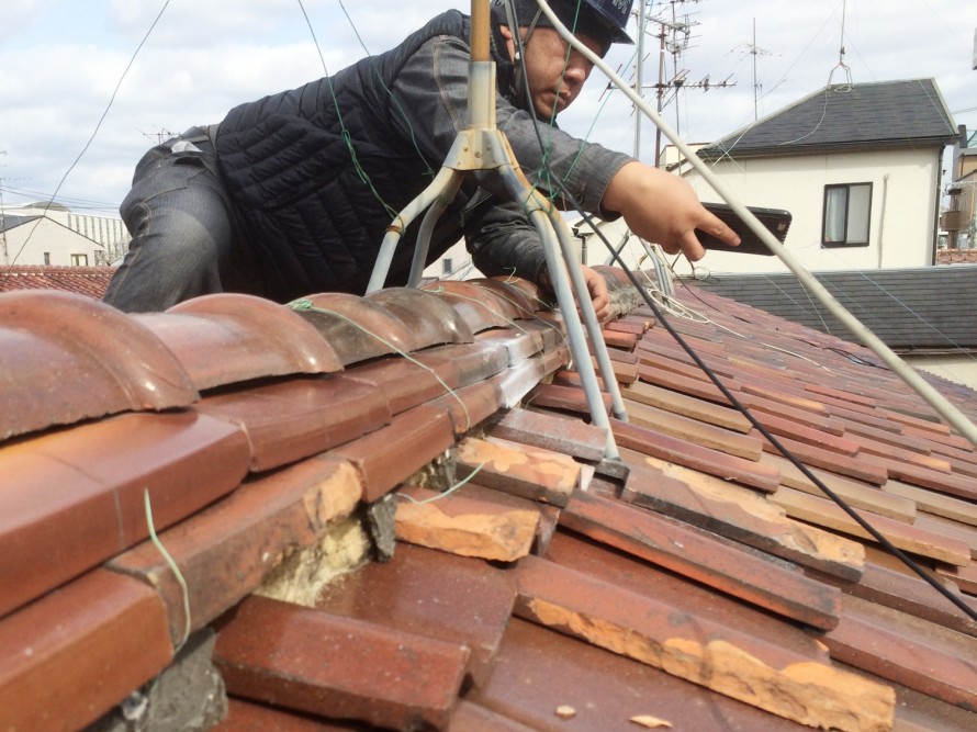 瓦屋根の雨漏り調査