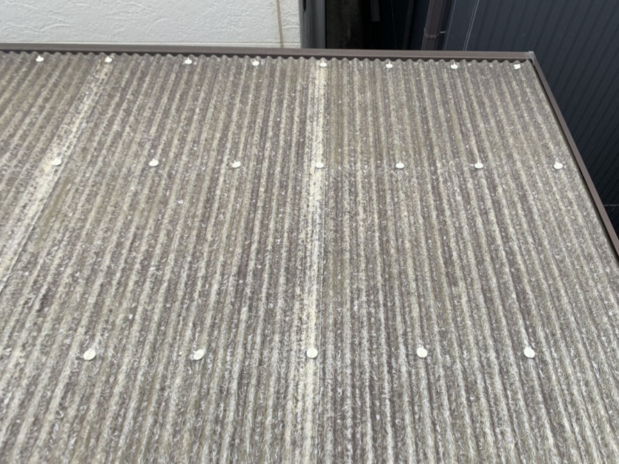 古くなった波板屋根