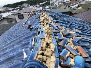 台風で崩れた棟