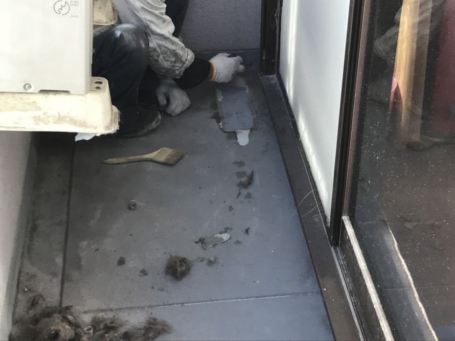 防水層のケレン・清掃