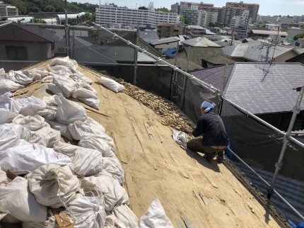 瓦・葺き土撤去