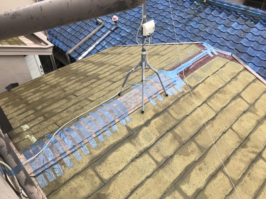 屋根修理前の棟板金の様子
