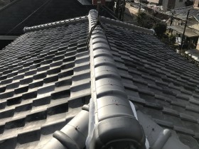 屋根工事によって復旧した棟