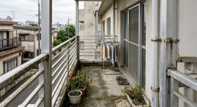 設置から10年以上経過したアルミバルコニー